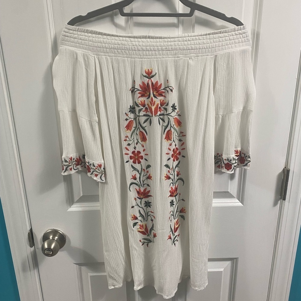 XS off the shoulder white embroidered dress